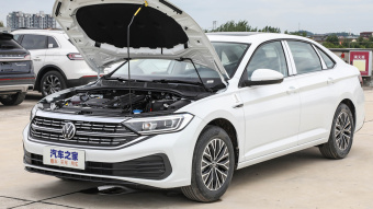 VW Sagitar Flyover 200TSI DSG